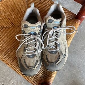 New Balance women’s sneakers